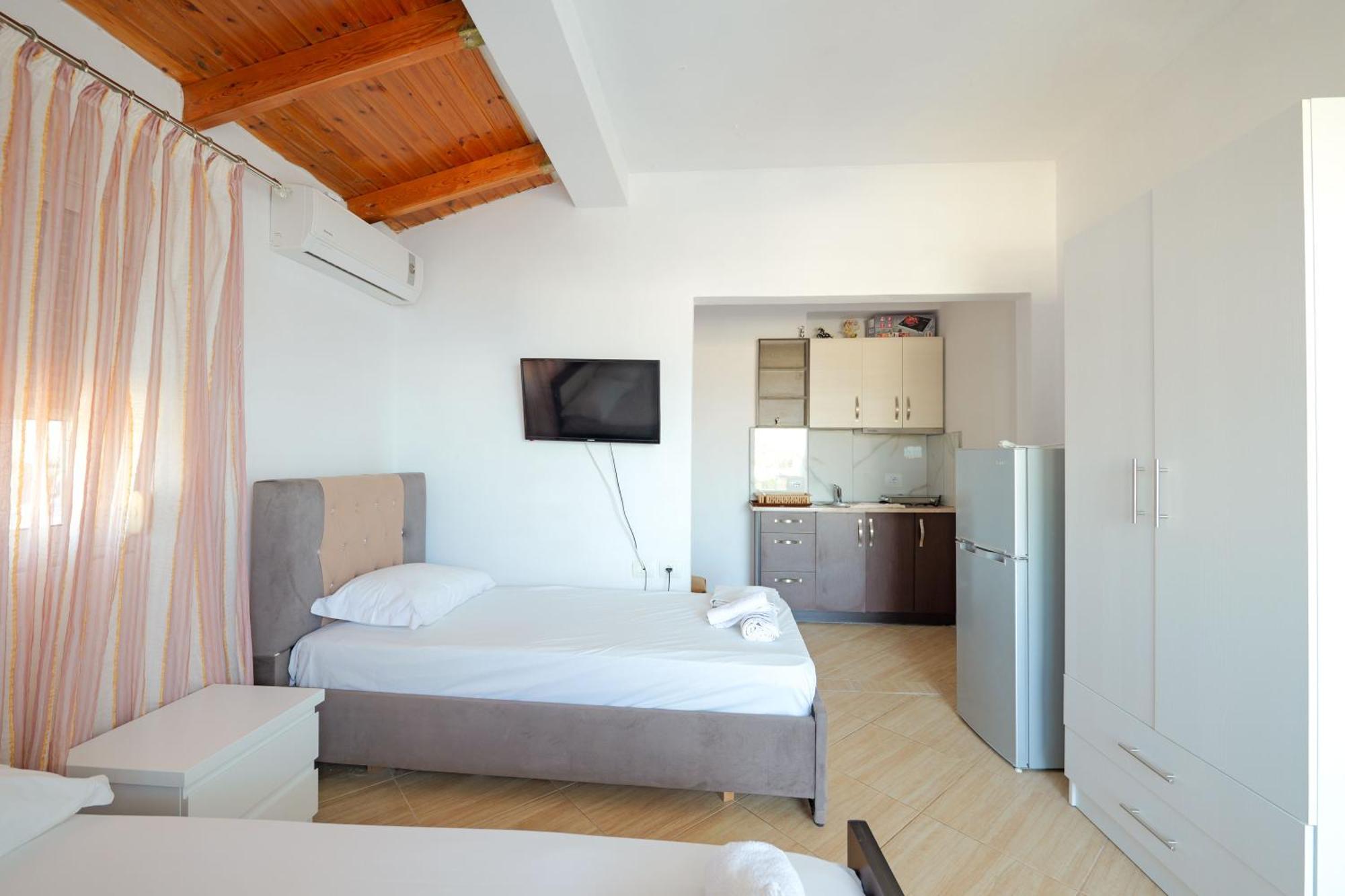 Guesthouse Blue Sky Ksamil Exteriér fotografie