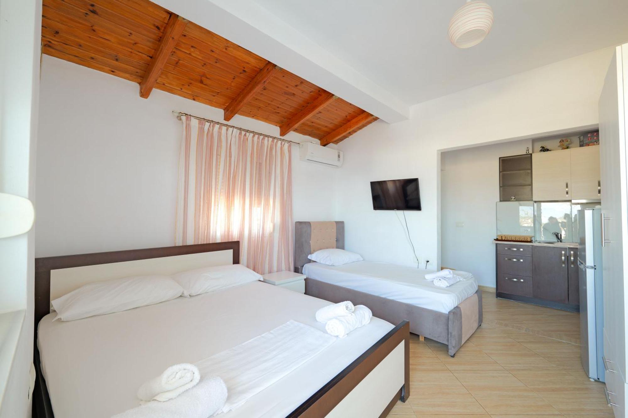 Guesthouse Blue Sky Ksamil Exteriér fotografie